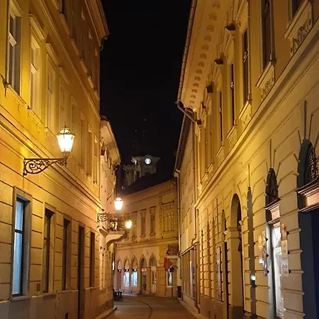 Domino Apartamento Eger