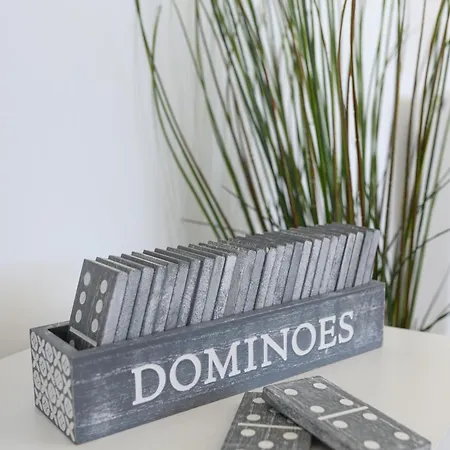 Apartment Domino
